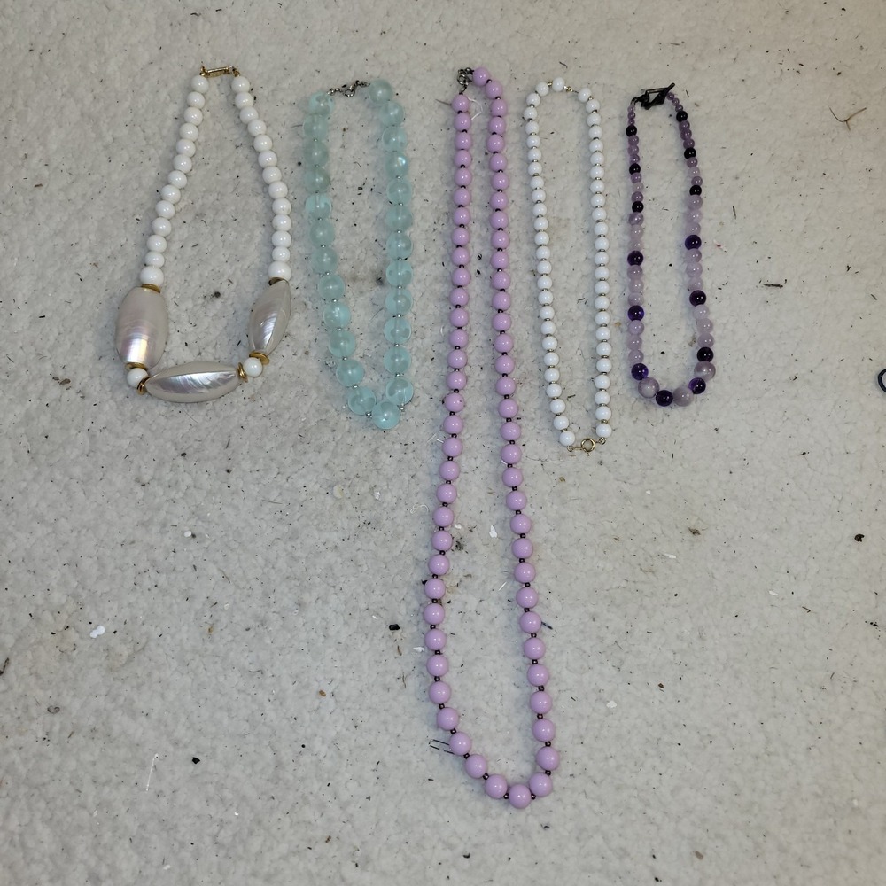 Vintage Beaded Necklace Lot Pastel Milk Glass Shell Amethyst Style 5 Pc‎